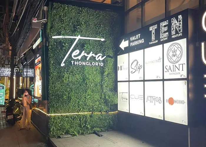 Апартаменты Vibe Thonglor Rooftop Sky Pool